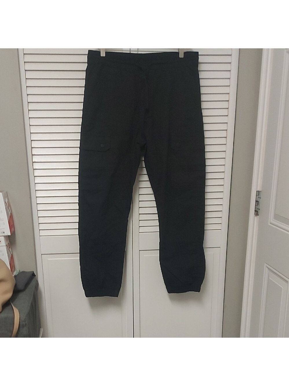 Men's Black Levi's ripstop cargo  joggers